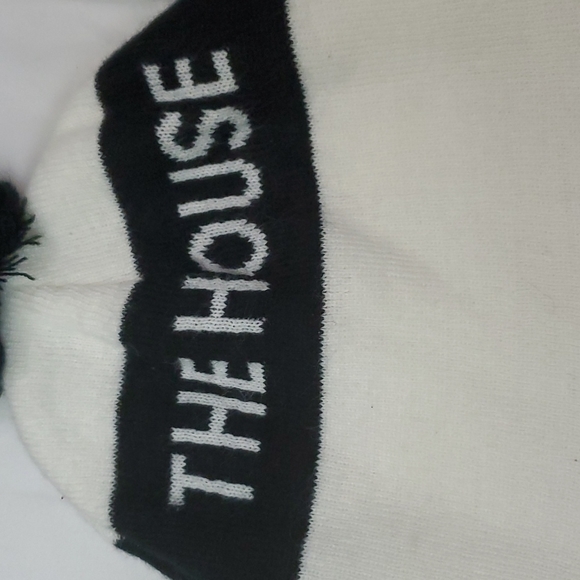 The House Beanie Unisex - Picture 3 of 6